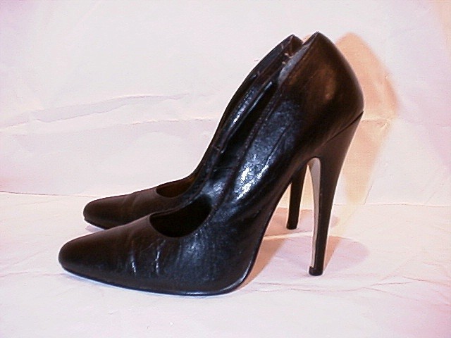 black_leather_heels1.jpg