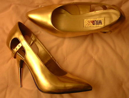 gold_metallic_heels.jpg