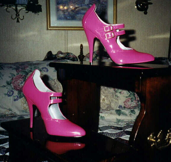 pink_patent_strap_heels1.jpg